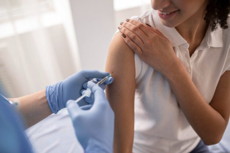 Corona Vaccine ले चुके लोगों को हृदय रोग का जोखिम ! 2 कोरोना वैक्सीन ले चुके लोगों को हृदय रोग का जोखिम !
