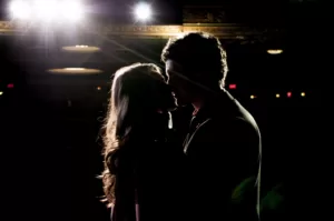 Kiss करना पड़ा महंगा, बहरा हो गया शख्स, डॉक्टर ने बताई ये वजह 1 Kiss करना महंगा पडा महंगा, बहरा हो गया शख्स, डॉक्टर ने बताई ये वजह